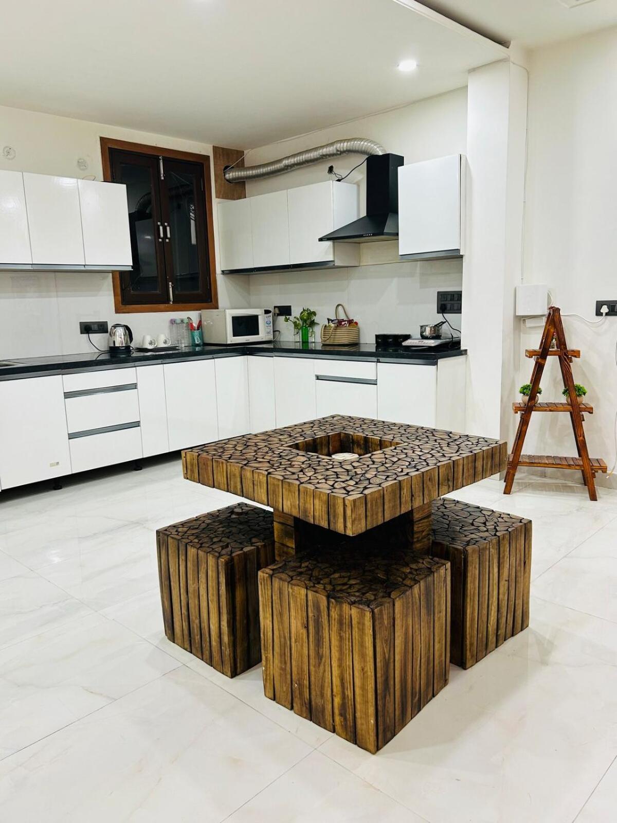 Apartment House Of Solace At Chattarpur 3bhk New Delhi