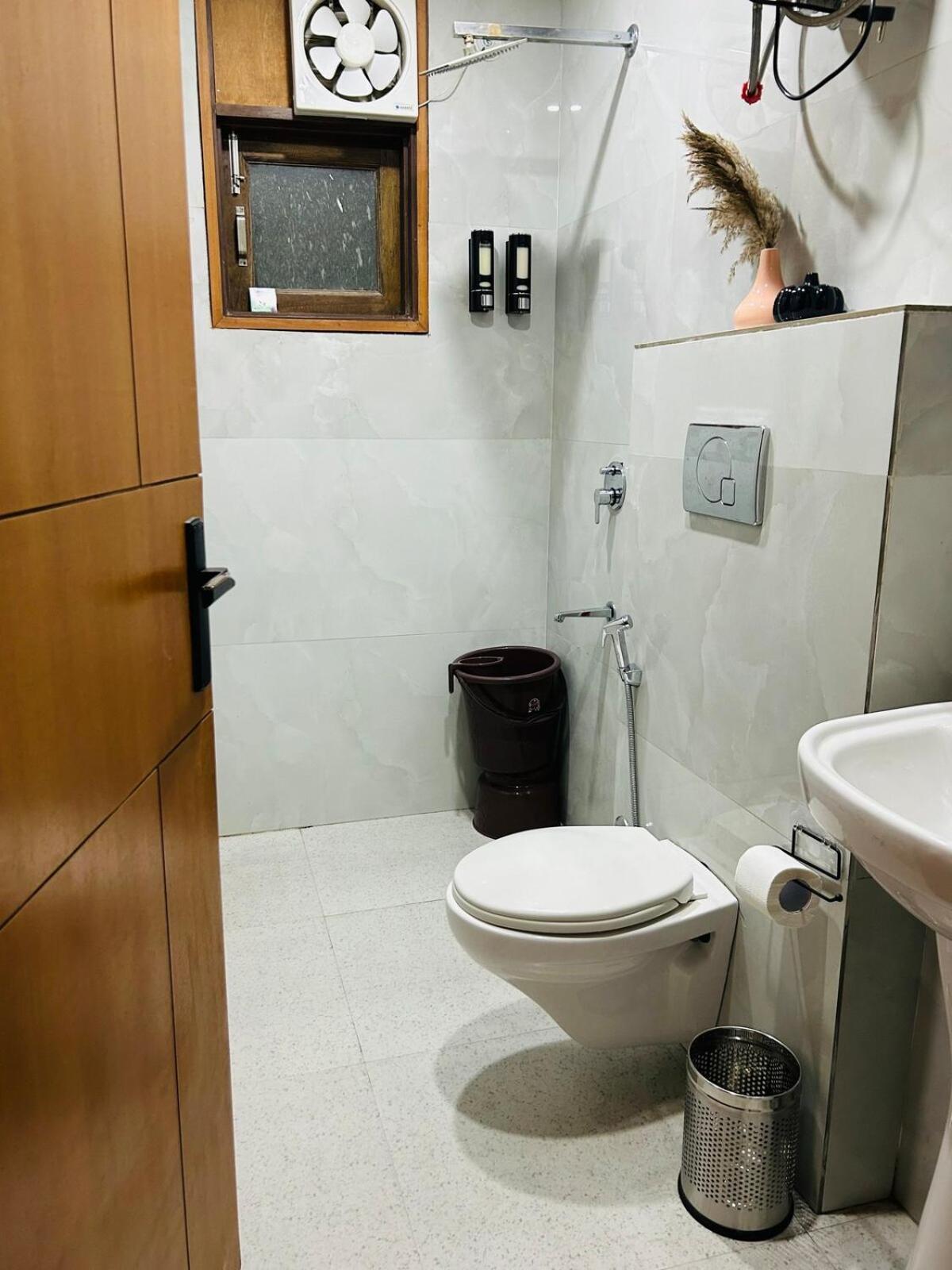 House Of Solace At Chattarpur 3bhk * New Delhi