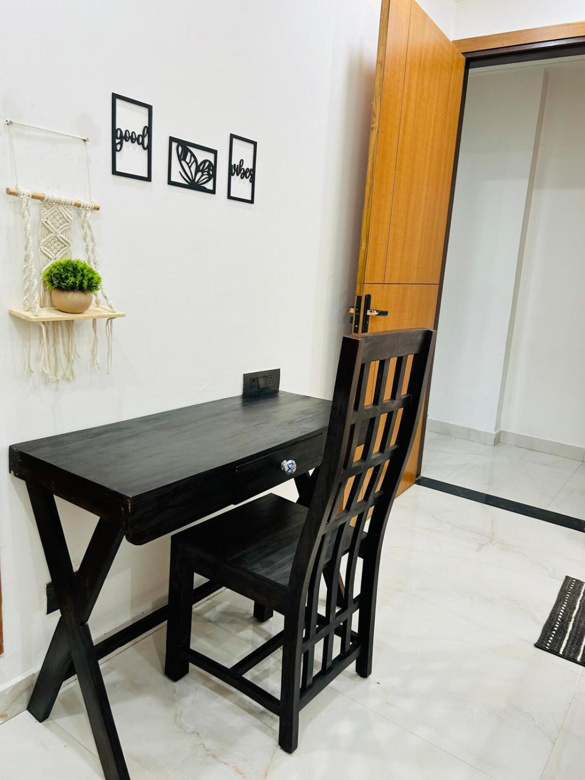 House Of Solace At Chattarpur 3bhk Apartment *