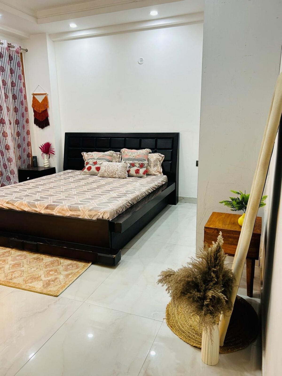 Apartment House Of Solace At Chattarpur 3bhk *