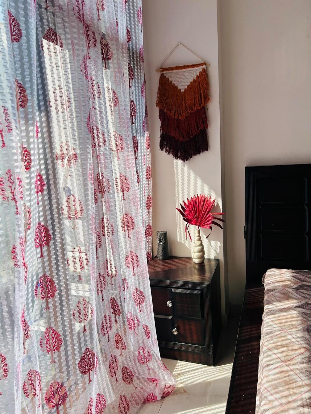 Appartement House Of Solace At Chattarpur 3bhk *